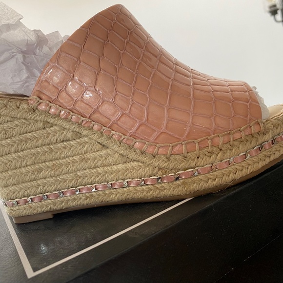 KARL LAGERGELD GORGEOUS  PINK CROCK WEDGES - Picture 6 of 6